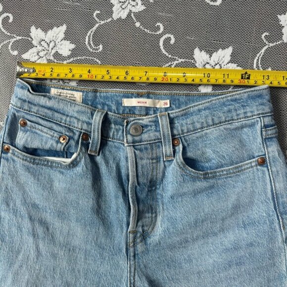 Levi's Wedgie Jeans Light Wash Blue Sz 26 - Picture 9 of 10